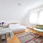 아파트 Apartmaji Trentelj